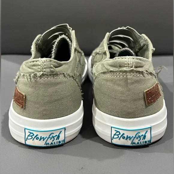 Blowfish Malibu Slip on shoe with elastic vamp - Picture 3 of 4